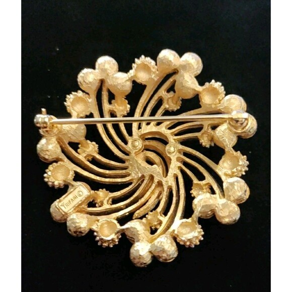 Trifari Vintage Signed Gold Tone Spirial Brooch - Picture 4 of 4